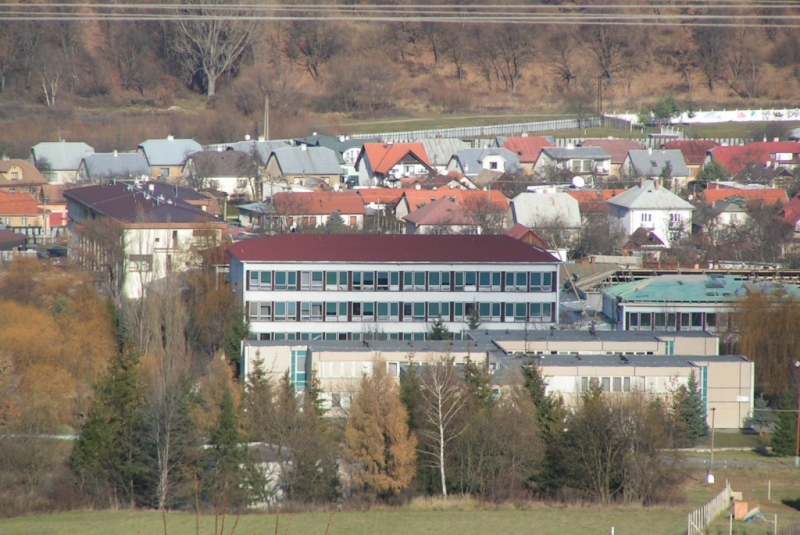 Superglass Bobrovka (10) Tehlovo červená - ZŠ Bardejov - Rekonštrukcia