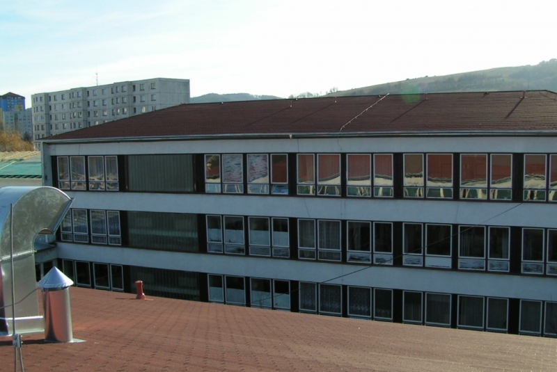 Superglass Bobrovka (10) Tehlovo červená - ZŠ Bardejov - Rekonštrukcia