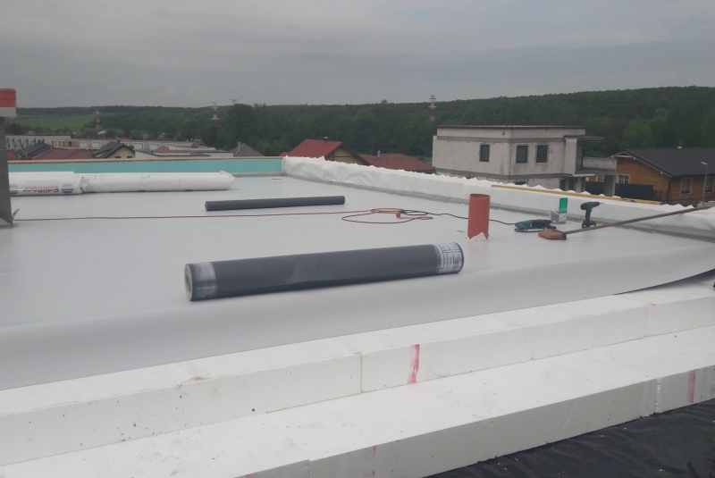 COSMOFIN GG plus(hydroizolačná strešná fólia PVC-P)-Zateplenie a hydroizolácia RD Malá Ida 2019