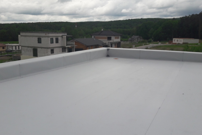 COSMOFIN GG plus(hydroizolačná strešná fólia PVC-P)-Zateplenie a hydroizolácia RD Malá Ida 2019