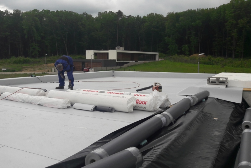 COSMOFIN GG plus(hydroizolačná strešná fólia PVC-P)-Zateplenie a hydroizolácia RD Malá Ida 2019