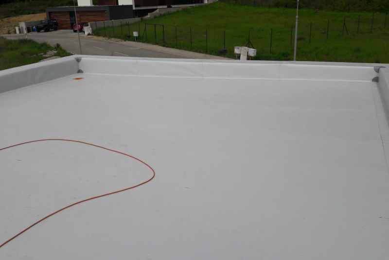 COSMOFIN GG plus(hydroizolačná strešná fólia PVC-P)-Zateplenie a hydroizolácia RD Malá Ida 2019