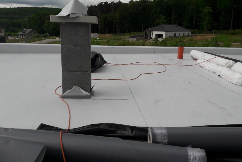 COSMOFIN GG plus(hydroizolačná strešná fólia PVC-P)-Zateplenie a hydroizolácia RD Malá Ida 2019