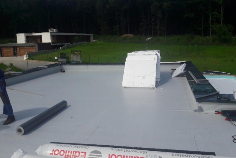 COSMOFIN GG plus(hydroizolačná strešná fólia PVC-P)-Zateplenie a hydroizolácia RD Malá Ida 2019