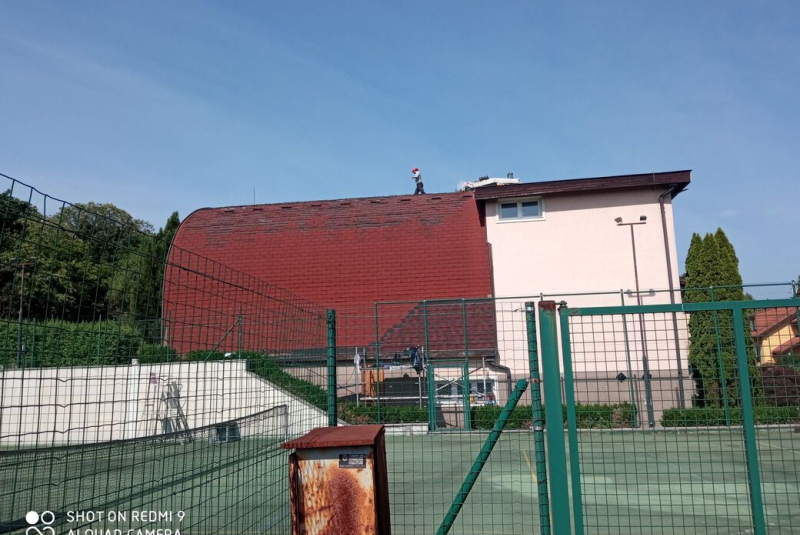 Cambridge Xtreme 9,5° - Riviera červená - Rekonštrukcia šindlovej strechy Kalvária Košice