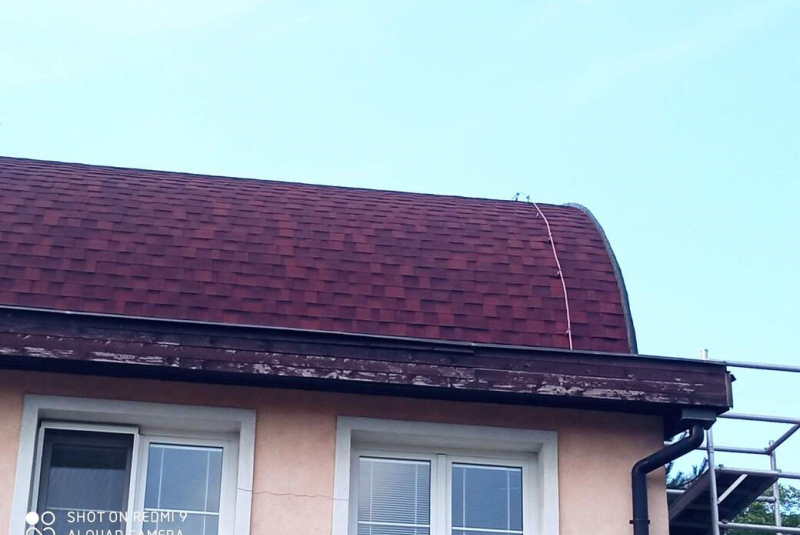 Cambridge Xtreme 9,5° - Riviera červená - Rekonštrukcia šindlovej strechy Kalvária Košice