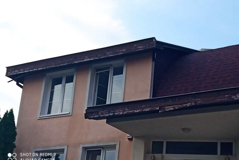 Cambridge Xtreme 9,5° - Riviera červená - Rekonštrukcia šindlovej strechy Kalvária Košice